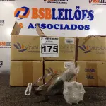 LOTE 175 - 06 LUMINÁRIAS PENDENTE FOSCO VITROLUX CÓD. C-003. (NO ESTADO) ATENÇÃO! FAZER A VISITAÇÃO ANTES DE ARREMATAR, NÃO SABEMOS SE FUNCIONA. LEILÃO NÃO TEM GARANTIA E NEM DEVOLUÇÃO, SUJEITO A POSSÍVEIS AVARIAS VISÍVEIS/OCULTAS E/OU AUSÊNCIA DE COMPONENTES.