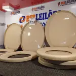 LOTE 073 - 05 ASSENTOS PARA VASO SANITÁRIO. (NO ESTADO) ATENÇÃO! FAZER A VISITAÇÃO ANTES DE ARREMATAR, NÃO SABEMOS SE FUNCIONA. LEILÃO NÃO TEM GARANTIA E NEM DEVOLUÇÃO, SUJEITO A POSSÍVEIS AVARIAS VISÍVEIS/OCULTAS E/OU AUSÊNCIA DE COMPONENTES.