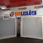 LOTE 203 - 02 LUMINÁRIAS DE EMBUTIR MARCAS EDIBRAZ. (NO ESTADO) ATENÇÃO! FAZER A VISITAÇÃO ANTES DE ARREMATAR, NÃO SABEMOS SE FUNCIONA. LEILÃO NÃO TEM GARANTIA E NEM DEVOLUÇÃO, SUJEITO A POSSÍVEIS AVARIAS VISÍVEIS/OCULTAS E/OU AUSÊNCIA DE COMPONENTES.
