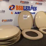 LOTE 152 - 06 ASSENTOS PARA VASO SANITÁRIO. (NO ESTADO) ATENÇÃO! FAZER A VISITAÇÃO ANTES DE ARREMATAR, NÃO SABEMOS SE FUNCIONA. LEILÃO NÃO TEM GARANTIA E NEM DEVOLUÇÃO, SUJEITO A POSSÍVEIS AVARIAS VISÍVEIS/OCULTAS E/OU AUSÊNCIA DE COMPONENTES.