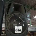 LOTE 096 - 01 CAIXA DE SOM COM AVARIAS. (NO ESTADO) ATENÇÃO! FAZER A VISITAÇÃO ANTES DE ARREMATAR, NÃO SABEMOS SE FUNCIONA. LEILÃO NÃO TEM GARANTIA E NEM DEVOLUÇÃO, SUJEITO A POSSÍVEIS AVARIAS VISÍVEIS/OCULTAS E/OU AUSÊNCIA DE COMPONENTES.