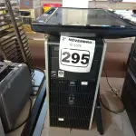 LOTE 295 - 01 CPU, 01 MONITOR E 01 TECLADO. (NO ESTADO) ATENÇÃO! FAZER A VISITAÇÃO ANTES DE ARREMATAR, NÃO SABEMOS SE FUNCIONA. LEILÃO NÃO TEM GARANTIA E NEM DEVOLUÇÃO, SUJEITO A POSSÍVEIS AVARIAS VISÍVEIS/OCULTAS E/OU AUSÊNCIA DE COMPONENTES.