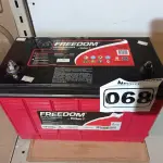 LOTE 068 - 01 BATERIA ESTACIONARIA FREEDOM DF-2000 115 AMPERES. (NO ESTADO) ATENÇÃO! FAZER A VISITAÇÃO ANTES DE ARREMATAR, NÃO SABEMOS SE FUNCIONA. LEILÃO NÃO TEM GARANTIA E NEM DEVOLUÇÃO, SUJEITO A POSSÍVEIS AVARIAS VISÍVEIS/OCULTAS E/OU AUSÊNCIA DE COMPONENTES.