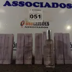 LOTE 051 - 10 PERFUMES LE PETIT 30ML. (NO ESTADO) ATENÇÃO! FAZER A VISITAÇÃO ANTES DE ARREMATAR, NÃO SABEMOS SE FUNCIONA. LEILÃO NÃO TEM GARANTIA E NEM DEVOLUÇÃO, SUJEITO A POSSÍVEIS AVARIAS VISÍVEIS/OCULTAS E/OU AUSÊNCIA DE COMPONENTES.