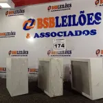 LOTE 174 - 03 LUMINÁRIAS DE SOBREPOR. (NO ESTADO) ATENÇÃO! FAZER A VISITAÇÃO ANTES DE ARREMATAR, NÃO SABEMOS SE FUNCIONA. LEILÃO NÃO TEM GARANTIA E NEM DEVOLUÇÃO, SUJEITO A POSSÍVEIS AVARIAS VISÍVEIS/OCULTAS E/OU AUSÊNCIA DE COMPONENTES.