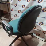 LOTE 185 - 01 CADEIRA DE ESCRITÓRIO COM BASE GIRATÓRIA. (NO ESTADO) ATENÇÃO! FAZER A VISITAÇÃO ANTES DE ARREMATAR, NÃO SABEMOS SE FUNCIONA. LEILÃO NÃO TEM GARANTIA E NEM DEVOLUÇÃO, SUJEITO A POSSÍVEIS AVARIAS VISÍVEIS/OCULTAS E/OU AUSÊNCIA DE COMPONENTES.