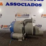 LOTE 321 - 01 MOTOBOMBA 1VC PARA BANHEIRA DE HIDROMASSAGEM. (NO ESTADO) ATENÇÃO! FAZER A VISITAÇÃO ANTES DE ARREMATAR, NÃO SABEMOS SE FUNCIONA. LEILÃO NÃO TEM GARANTIA E NEM DEVOLUÇÃO, SUJEITO A POSSÍVEIS AVARIAS VISÍVEIS/OCULTAS E/OU AUSÊNCIA DE COMPONENTES.
