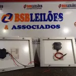 LOTE 294 - 02 PAINÉIS FOTOVOLTAICOS 18V 10W. (NO ESTADO) ATENÇÃO! FAZER A VISITAÇÃO ANTES DE ARREMATAR, NÃO SABEMOS SE FUNCIONA. LEILÃO NÃO TEM GARANTIA E NEM DEVOLUÇÃO, SUJEITO A POSSÍVEIS AVARIAS VISÍVEIS/OCULTAS E/OU AUSÊNCIA DE COMPONENTES.