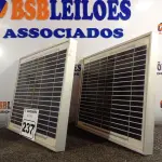 LOTE 237 - 02 PAINÉIS FOTOVOLTAICOS 18V 10W. (NO ESTADO) ATENÇÃO! FAZER A VISITAÇÃO ANTES DE ARREMATAR, NÃO SABEMOS SE FUNCIONA. LEILÃO NÃO TEM GARANTIA E NEM DEVOLUÇÃO, SUJEITO A POSSÍVEIS AVARIAS VISÍVEIS/OCULTAS E/OU AUSÊNCIA DE COMPONENTES.