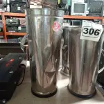 LOTE 306 - 05 COPOS DE LIQUIDIFICADOR INDUSTRIAL. (NO ESTADO) ATENÇÃO! FAZER A VISITAÇÃO ANTES DE ARREMATAR, NÃO SABEMOS SE FUNCIONA. LEILÃO NÃO TEM GARANTIA E NEM DEVOLUÇÃO, SUJEITO A POSSÍVEIS AVARIAS VISÍVEIS/OCULTAS E/OU AUSÊNCIA DE COMPONENTES.