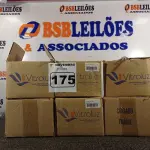 LOTE 175 - 06 LUMINÁRIAS PENDENTE FOSCO VITROLUX CÓD. C-003. (NO ESTADO) ATENÇÃO! FAZER A VISITAÇÃO ANTES DE ARREMATAR, NÃO SABEMOS SE FUNCIONA. LEILÃO NÃO TEM GARANTIA E NEM DEVOLUÇÃO, SUJEITO A POSSÍVEIS AVARIAS VISÍVEIS/OCULTAS E/OU AUSÊNCIA DE COMPONENTES.