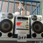 LOTE 317 - 01 APARELHO DE SOM 3X1 MARCA SONY. (NO ESTADO) ATENÇÃO! FAZER A VISITAÇÃO ANTES DE ARREMATAR, NÃO SABEMOS SE FUNCIONA. LEILÃO NÃO TEM GARANTIA E NEM DEVOLUÇÃO, SUJEITO A POSSÍVEIS AVARIAS VISÍVEIS/OCULTAS E/OU AUSÊNCIA DE COMPONENTES.