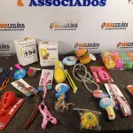 LOTE 194 - 01 LOTE COM VÁRIOS ACESSÓRIOS PARA PETS. (NO ESTADO) ATENÇÃO! FAZER A VISITAÇÃO ANTES DE ARREMATAR, NÃO SABEMOS SE FUNCIONA. LEILÃO NÃO TEM GARANTIA E NEM DEVOLUÇÃO, SUJEITO A POSSÍVEIS AVARIAS VISÍVEIS/OCULTAS E/OU AUSÊNCIA DE COMPONENTES.