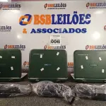 LOTE 006 - 03 NETBOOK’S MARCAS POSITIVO COM FONTE. (NO ESTADO) ATENÇÃO! FAZER A VISITAÇÃO ANTES DE ARREMATAR, NÃO SABEMOS SE FUNCIONA. LEILÃO NÃO TEM GARANTIA E NEM DEVOLUÇÃO, SUJEITO A POSSÍVEIS AVARIAS VISÍVEIS/OCULTAS E/OU AUSÊNCIA DE COMPONENTES.