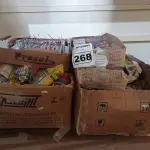 LOTE 268 - 01 LOTE COM VÁRIAS LUMINÁRIAS E REATORES PARA LÂMPADAS FLUORESCENTES MARCAS E MODELOS DIVERSOS. (NO ESTADO) ATENÇÃO! FAZER A VISITAÇÃO ANTES DE ARREMATAR, NÃO SABEMOS SE FUNCIONA. LEILÃO NÃO TEM GARANTIA E NEM DEVOLUÇÃO, SUJEITO A POSSÍVEIS AVARIAS VISÍVEIS/OCULTAS E/OU AUSÊNCIA DE COMPONENTES.