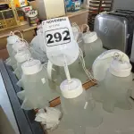 LOTE 292 - 01 LOTE COM VÁRIAS LUMINÁRIAS DE TETO. (NO ESTADO) ATENÇÃO! FAZER A VISITAÇÃO ANTES DE ARREMATAR, NÃO SABEMOS SE FUNCIONA. LEILÃO NÃO TEM GARANTIA E NEM DEVOLUÇÃO, SUJEITO A POSSÍVEIS AVARIAS VISÍVEIS/OCULTAS E/OU AUSÊNCIA DE COMPONENTES.
