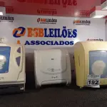 LOTE 192 - 03 DISPENSES PARA PAPEL TOALHA. (NO ESTADO) ATENÇÃO! FAZER A VISITAÇÃO ANTES DE ARREMATAR, NÃO SABEMOS SE FUNCIONA. LEILÃO NÃO TEM GARANTIA E NEM DEVOLUÇÃO, SUJEITO A POSSÍVEIS AVARIAS VISÍVEIS/OCULTAS E/OU AUSÊNCIA DE COMPONENTES.