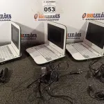 LOTE 053 - 03 NETBOOK’S MARCAS POSITIVO COM FONTE. (NO ESTADO) ATENÇÃO! FAZER A VISITAÇÃO ANTES DE ARREMATAR, NÃO SABEMOS SE FUNCIONA. LEILÃO NÃO TEM GARANTIA E NEM DEVOLUÇÃO, SUJEITO A POSSÍVEIS AVARIAS VISÍVEIS/OCULTAS E/OU AUSÊNCIA DE COMPONENTES.