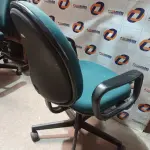 LOTE 184 - 01 CADEIRA DE ESCRITÓRIO COM BASE GIRATÓRIA. (NO ESTADO) ATENÇÃO! FAZER A VISITAÇÃO ANTES DE ARREMATAR, NÃO SABEMOS SE FUNCIONA. LEILÃO NÃO TEM GARANTIA E NEM DEVOLUÇÃO, SUJEITO A POSSÍVEIS AVARIAS VISÍVEIS/OCULTAS E/OU AUSÊNCIA DE COMPONENTES.
