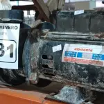 LOTE 131 - 01 BOMBA D’AGUA PARA BANHEIRA DE HIDROMASSAGEM 110/220V. (NO ESTADO) ATENÇÃO! FAZER A VISITAÇÃO ANTES DE ARREMATAR, NÃO SABEMOS SE FUNCIONA. LEILÃO NÃO TEM GARANTIA E NEM DEVOLUÇÃO, SUJEITO A POSSÍVEIS AVARIAS VISÍVEIS/OCULTAS E/OU AUSÊNCIA DE COMPONENTES.