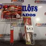 LOTE 012 - 01 KIT CHURRASCO. (NO ESTADO) ATENÇÃO! FAZER A VISITAÇÃO ANTES DE ARREMATAR, NÃO SABEMOS SE FUNCIONA. LEILÃO NÃO TEM GARANTIA E NEM DEVOLUÇÃO, SUJEITO A POSSÍVEIS AVARIAS VISÍVEIS/OCULTAS E/OU AUSÊNCIA DE COMPONENTES.