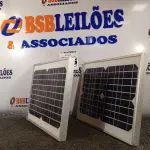 LOTE 085 - 02 PAINÉIS FOTOVOLTAICOS 18V 10W. (NO ESTADO) ATENÇÃO! FAZER A VISITAÇÃO ANTES DE ARREMATAR, NÃO SABEMOS SE FUNCIONA. LEILÃO NÃO TEM GARANTIA E NEM DEVOLUÇÃO, SUJEITO A POSSÍVEIS AVARIAS VISÍVEIS/OCULTAS E/OU AUSÊNCIA DE COMPONENTES.