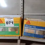 LOTE 071 - 02 CAIXAS DE ARGAMASSA POLIMÉRICA SIKA TOP 107 CINZA/SIKA TOP 100 18KG. (NO ESTADO) ATENÇÃO! FAZER A VISITAÇÃO ANTES DE ARREMATAR, NÃO SABEMOS SE FUNCIONA. LEILÃO NÃO TEM GARANTIA E NEM DEVOLUÇÃO, SUJEITO A POSSÍVEIS AVARIAS VISÍVEIS/OCULTAS E/OU AUSÊNCIA DE COMPONENTES.