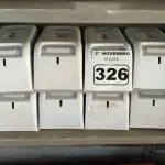LOTE 326 - 12 DISPENSES PARA ÁLCOOL EM GEL. (NO ESTADO) ATENÇÃO! FAZER A VISITAÇÃO ANTES DE ARREMATAR, NÃO SABEMOS SE FUNCIONA. LEILÃO NÃO TEM GARANTIA E NEM DEVOLUÇÃO, SUJEITO A POSSÍVEIS AVARIAS VISÍVEIS/OCULTAS E/OU AUSÊNCIA DE COMPONENTES.