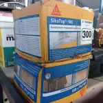 LOTE 300 - 02 CAIXAS DE REVESTIMENTO IMPERMEABILIZANTE SEMI-FLEXIVEL SIKA TOP-100 18KG. (NO ESTADO) ATENÇÃO! FAZER A VISITAÇÃO ANTES DE ARREMATAR, NÃO SABEMOS SE FUNCIONA. LEILÃO NÃO TEM GARANTIA E NEM DEVOLUÇÃO, SUJEITO A POSSÍVEIS AVARIAS VISÍVEIS/OCULTAS E/OU AUSÊNCIA DE COMPONENTES.