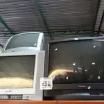 LOTE 138 - 03 TV’S DE TUBO MARCAS E MODELOS DIVERSOS. (NO ESTADO) ATENÇÃO! FAZER A VISITAÇÃO ANTES DE ARREMATAR, NÃO SABEMOS SE FUNCIONA. LEILÃO NÃO TEM GARANTIA E NEM DEVOLUÇÃO, SUJEITO A POSSÍVEIS AVARIAS VISÍVEIS/OCULTAS E/OU AUSÊNCIA DE COMPONENTES.