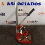 LOTE 189 - 01 SUPORTE PARA FURADEIRA DE BANCADA. (NO ESTADO) ATENÇÃO! FAZER A VISITAÇÃO ANTES DE ARREMATAR, NÃO SABEMOS SE FUNCIONA. LEILÃO NÃO TEM GARANTIA E NEM DEVOLUÇÃO, SUJEITO A POSSÍVEIS AVARIAS VISÍVEIS/OCULTAS E/OU AUSÊNCIA DE COMPONENTES.