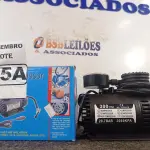 LOTE 045 - 01 COMPRESSOR DE AR PORTÁTIL 12V. (NO ESTADO) ATENÇÃO! FAZER A VISITAÇÃO ANTES DE ARREMATAR, NÃO SABEMOS SE FUNCIONA. LEILÃO NÃO TEM GARANTIA E NEM DEVOLUÇÃO, SUJEITO A POSSÍVEIS AVARIAS VISÍVEIS/OCULTAS E/OU AUSÊNCIA DE COMPONENTES.
