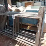 LOTE 595 - 12 PEÇAS DE ANDAIME. (NO ESTADO) ATENÇÃO! FAZER A VISITAÇÃO ANTES DE ARREMATAR, NÃO SABEMOS SE FUNCIONA. LEILÃO NÃO TEM GARANTIA E NEM DEVOLUÇÃO, SUJEITO A POSSÍVEIS AVARIAS VISÍVEIS/OCULTAS E/OU AUSÊNCIA DE COMPONENTES.
