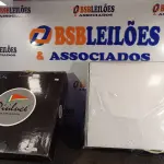 LOTE 573 - 02 PLAFONS DE SOBREPOR 40X40. (NO ESTADO) ATENÇÃO! FAZER A VISITAÇÃO ANTES DE ARREMATAR, NÃO SABEMOS SE FUNCIONA. LEILÃO NÃO TEM GARANTIA E NEM DEVOLUÇÃO, SUJEITO A POSSÍVEIS AVARIAS VISÍVEIS/OCULTAS E/OU AUSÊNCIA DE COMPONENTES.