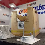 LOTE 581 - 07 LUMINÁRIAS DE EMBUTIR. (NO ESTADO) ATENÇÃO! FAZER A VISITAÇÃO ANTES DE ARREMATAR, NÃO SABEMOS SE FUNCIONA. LEILÃO NÃO TEM GARANTIA E NEM DEVOLUÇÃO, SUJEITO A POSSÍVEIS AVARIAS VISÍVEIS/OCULTAS E/OU AUSÊNCIA DE COMPONENTES.