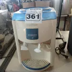 LOTE 361 - 01 BEBEDOURO PARA GARRAFÃO REFRIGERADO 220V. (NO ESTADO) ATENÇÃO! FAZER A VISITAÇÃO ANTES DE ARREMATAR, NÃO SABEMOS SE FUNCIONA. LEILÃO NÃO TEM GARANTIA E NEM DEVOLUÇÃO, SUJEITO A POSSÍVEIS AVARIAS VISÍVEIS/OCULTAS E/OU AUSÊNCIA DE COMPONENTES.