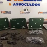 LOTE 381 - 03 NETBOOK’S MARCAS POSITIVO COM FONTE. (NO ESTADO) ATENÇÃO! FAZER A VISITAÇÃO ANTES DE ARREMATAR, NÃO SABEMOS SE FUNCIONA. LEILÃO NÃO TEM GARANTIA E NEM DEVOLUÇÃO, SUJEITO A POSSÍVEIS AVARIAS VISÍVEIS/OCULTAS E/OU AUSÊNCIA DE COMPONENTES.