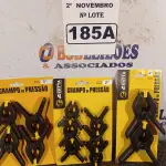 LOTE 185 - 01 KIT DE GRAMPOS DE PRESSÃO. (NO ESTADO) ATENÇÃO! FAZER A VISITAÇÃO ANTES DE ARREMATAR, NÃO SABEMOS SE FUNCIONA. LEILÃO NÃO TEM GARANTIA E NEM DEVOLUÇÃO, SUJEITO A POSSÍVEIS AVARIAS VISÍVEIS/OCULTAS E/OU AUSÊNCIA DE COMPONENTES.