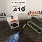 LOTE 416 - 01 LANTERNA RECARREGÁVEL E 01 MOUSE SEM FIO. (NO ESTADO) ATENÇÃO! FAZER A VISITAÇÃO ANTES DE ARREMATAR, NÃO SABEMOS SE FUNCIONA. LEILÃO NÃO TEM GARANTIA E NEM DEVOLUÇÃO, SUJEITO A POSSÍVEIS AVARIAS VISÍVEIS/OCULTAS E/OU AUSÊNCIA DE COMPONENTES.