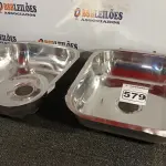 LOTE 579 - 02 CUBAS RASAS PARA PIA EM INOX 40X34X11CM. (NO ESTADO) ATENÇÃO! FAZER A VISITAÇÃO ANTES DE ARREMATAR, NÃO SABEMOS SE FUNCIONA. LEILÃO NÃO TEM GARANTIA E NEM DEVOLUÇÃO, SUJEITO A POSSÍVEIS AVARIAS VISÍVEIS/OCULTAS E/OU AUSÊNCIA DE COMPONENTES.