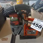 LOTE 450 - 01 FURADEIRA DE BASE MAGNÉTICA. (NO ESTADO) ATENÇÃO! FAZER A VISITAÇÃO ANTES DE ARREMATAR, NÃO SABEMOS SE FUNCIONA. LEILÃO NÃO TEM GARANTIA E NEM DEVOLUÇÃO, SUJEITO A POSSÍVEIS AVARIAS VISÍVEIS/OCULTAS E/OU AUSÊNCIA DE COMPONENTES.