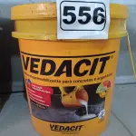 LOTE 556 - 01 BALDE DE VEDACIT, ADITIVO IMPERMEABILIZANTE PARA CONCRETOS E ARGAMASSAS 18L. (NO ESTADO) ATENÇÃO! FAZER A VISITAÇÃO ANTES DE ARREMATAR, NÃO SABEMOS SE FUNCIONA. LEILÃO NÃO TEM GARANTIA E NEM DEVOLUÇÃO, SUJEITO A POSSÍVEIS AVARIAS VISÍVEIS/OCULTAS E/OU AUSÊNCIA DE COMPONENTES.