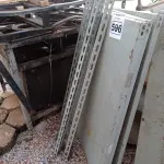 LOTE 596 - 01 ESTANTE DE FERRO DESMONTADA COM 04 PRATELEIRAS. (NO ESTADO) ATENÇÃO! FAZER A VISITAÇÃO ANTES DE ARREMATAR, NÃO SABEMOS SE FUNCIONA. LEILÃO NÃO TEM GARANTIA E NEM DEVOLUÇÃO, SUJEITO A POSSÍVEIS AVARIAS VISÍVEIS/OCULTAS E/OU AUSÊNCIA DE COMPONENTES.