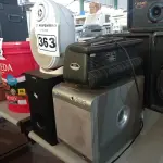 LOTE 363 - 02 SUBWOOFER, 02 PONTAS DE MIXER PARA ALIMENTOS, 01 APARELHO DE SOM E 01 CAIXA DE SOM MARCAS E MODELOS DIVERSOS. (NO ESTADO) ATENÇÃO! FAZER A VISITAÇÃO ANTES DE ARREMATAR, NÃO SABEMOS SE FUNCIONA. LEILÃO NÃO TEM GARANTIA E NEM DEVOLUÇÃO, SUJEITO A POSSÍVEIS AVARIAS VISÍVEIS/OCULTAS E/OU AUSÊNCIA DE COMPONENTES.