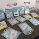 LOTE 374 - 01 LOTE COM VÁRIAS BOIAS INFANTIS. (NO ESTADO) ATENÇÃO! FAZER A VISITAÇÃO ANTES DE ARREMATAR, NÃO SABEMOS SE FUNCIONA. LEILÃO NÃO TEM GARANTIA E NEM DEVOLUÇÃO, SUJEITO A POSSÍVEIS AVARIAS VISÍVEIS/OCULTAS E/OU AUSÊNCIA DE COMPONENTES.