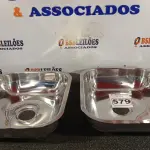 LOTE 579 - 02 CUBAS RASAS PARA PIA EM INOX 40X34X11CM. (NO ESTADO) ATENÇÃO! FAZER A VISITAÇÃO ANTES DE ARREMATAR, NÃO SABEMOS SE FUNCIONA. LEILÃO NÃO TEM GARANTIA E NEM DEVOLUÇÃO, SUJEITO A POSSÍVEIS AVARIAS VISÍVEIS/OCULTAS E/OU AUSÊNCIA DE COMPONENTES.