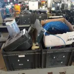 LOTE 451 - 01 LOTE COM MATERIAIS DIVERSOS. (NO ESTADO) ATENÇÃO! FAZER A VISITAÇÃO ANTES DE ARREMATAR, NÃO SABEMOS SE FUNCIONA. LEILÃO NÃO TEM GARANTIA E NEM DEVOLUÇÃO, SUJEITO A POSSÍVEIS AVARIAS VISÍVEIS/OCULTAS E/OU AUSÊNCIA DE COMPONENTES.