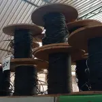 LOTE 507 - 01 LOTE COM VÁRIOS PEDAÇOS DE FIBRA ÓTICA. (NO ESTADO) ATENÇÃO! FAZER A VISITAÇÃO ANTES DE ARREMATAR, NÃO SABEMOS SE FUNCIONA. LEILÃO NÃO TEM GARANTIA E NEM DEVOLUÇÃO, SUJEITO A POSSÍVEIS AVARIAS VISÍVEIS/OCULTAS E/OU AUSÊNCIA DE COMPONENTES.