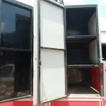 LOTE 588 - 01 TRAILLER ROBEQUE. (NO ESTADO) ATENÇÃO! FAZER A VISITAÇÃO ANTES DE ARREMATAR, NÃO SABEMOS SE FUNCIONA. LEILÃO NÃO TEM GARANTIA E NEM DEVOLUÇÃO, SUJEITO A POSSÍVEIS AVARIAS VISÍVEIS/OCULTAS E/OU AUSÊNCIA DE COMPONENTES.