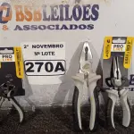 LOTE 270 - 01 ALICATE UNIVERSAL 8”, 01 ALICATE DE BICO 6” E 01 MINI ALICATE DE CORTE FRONTAL 4”. (NO ESTADO) ATENÇÃO! FAZER A VISITAÇÃO ANTES DE ARREMATAR, NÃO SABEMOS SE FUNCIONA. LEILÃO NÃO TEM GARANTIA E NEM DEVOLUÇÃO, SUJEITO A POSSÍVEIS AVARIAS VISÍVEIS/OCULTAS E/OU AUSÊNCIA DE COMPONENTES.
